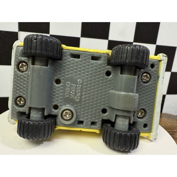 Disney Toy Story Buzz Lightyear in Diecast Pizza Planet Truck Metal Car - Picture 8 of 9